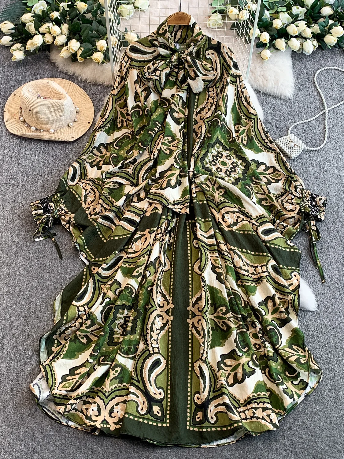 เสื้อคลุมผู้หญิงทรงวี แขนทรงปีกค้างคาว ลายพิมพ์แบบอสมมาตร สำหรับฤดูใบไม้ร่วงและฤดูหนาว เหมาะสำหรับใส่ทำงาน