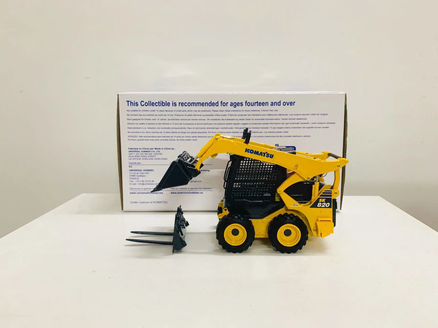 

New Arrived! UH SK820-8 Skid Steer Loader 1:25 Scale Metal Collection Model UH8177 New in Box