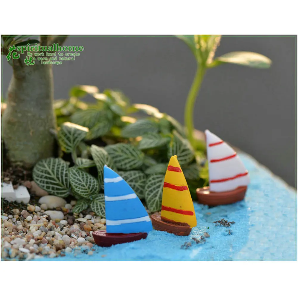 1pcs/lot Lovely Cute Mini Boat 3cm An 4cm Sail Sailing Boat Miniature Garden Sea Breeze Boat DIY Decoration Fairy Garden