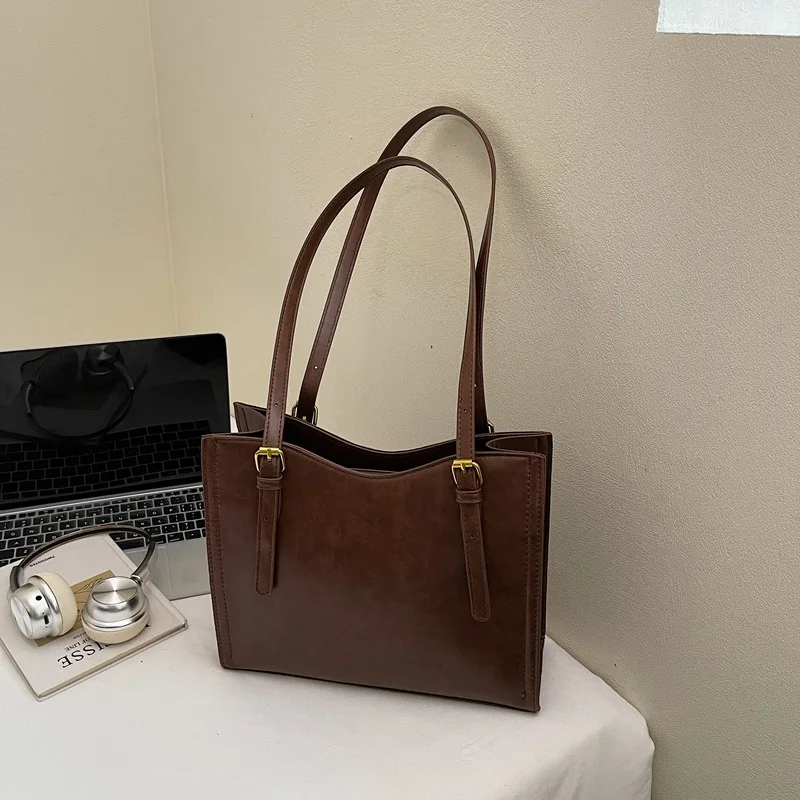 

Винтажная большая сумка осень-зима 2025 года, минималистичная женская сумка через плечо, роскошная сумка через плечо, универсальная шикарная пригородная сумка ​