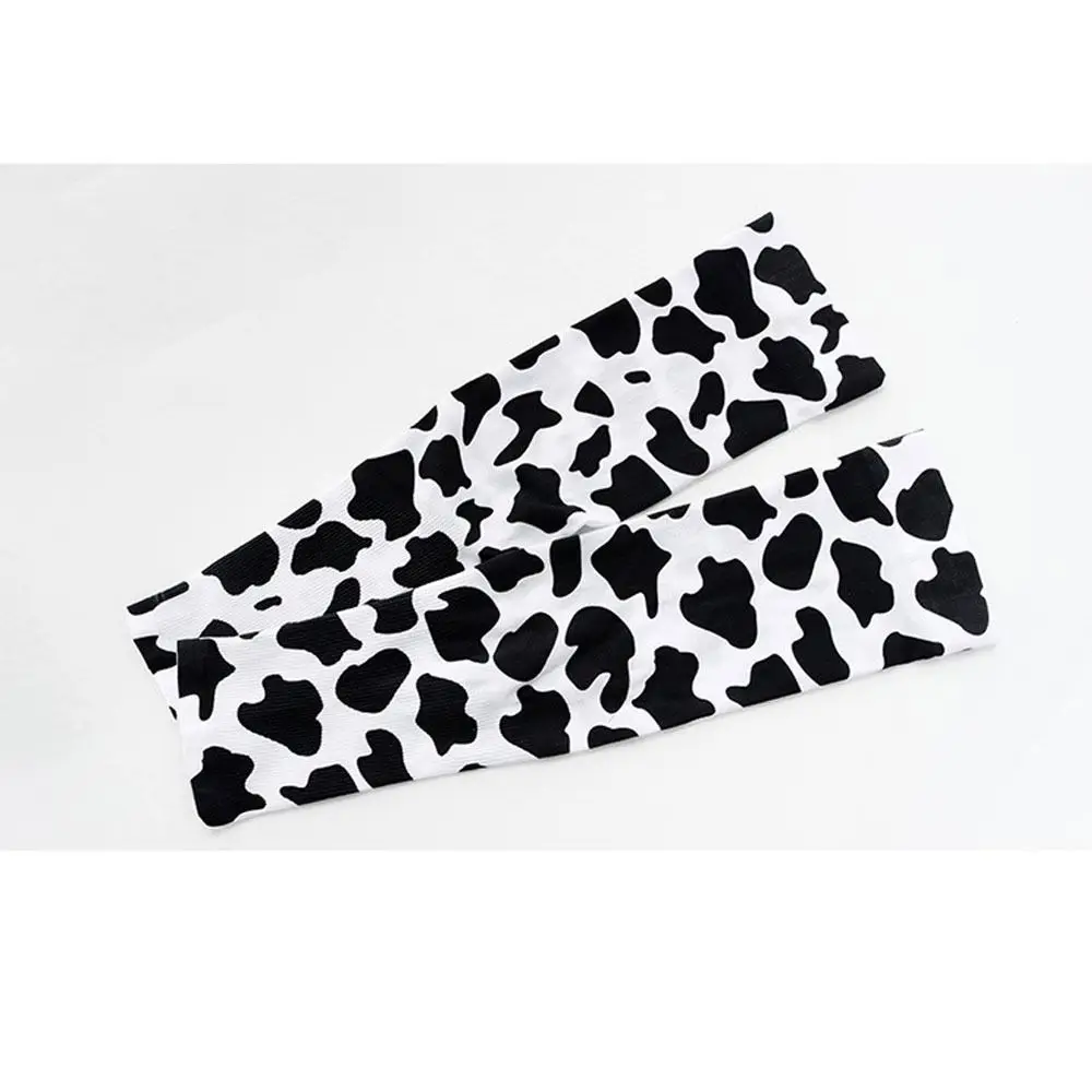 1Pair Portable Cow Pattern Ice Silk Sleeves Dacron UV Resistant Sleeve Cover Protection Thin Loose Ice Sleeves Outdoor