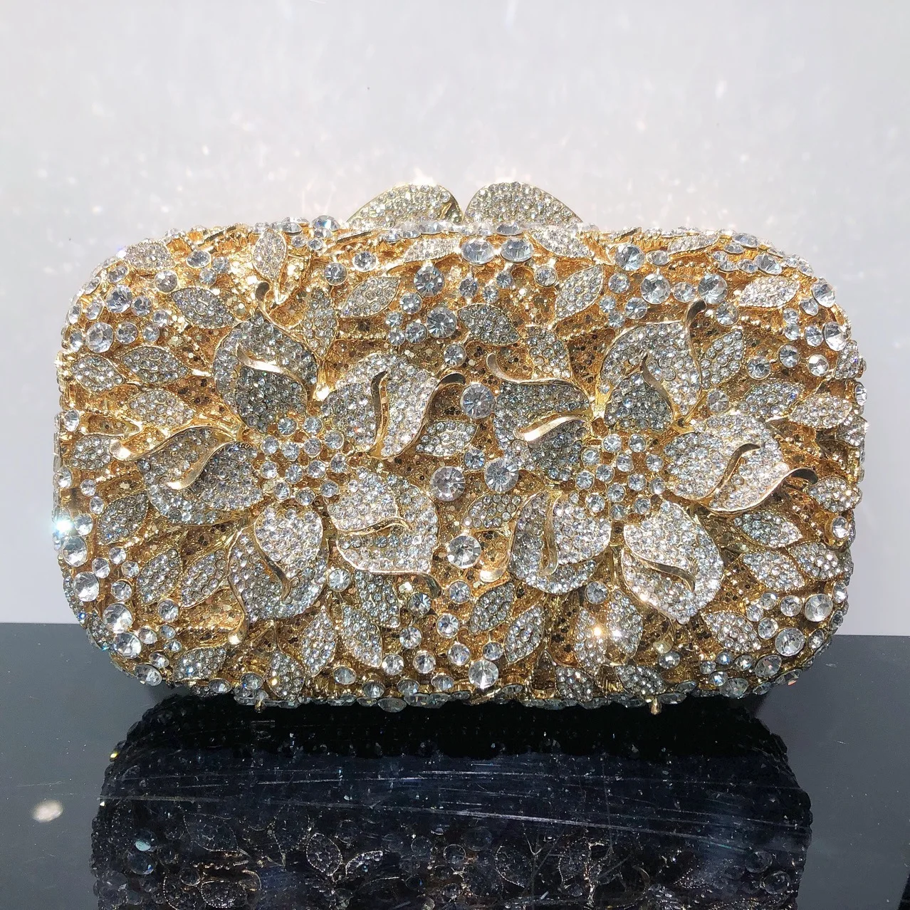 

17.5x10.5CM Hollow Flower And Diamond Evening Bag Party Dress full-diamonded Crystal Bag Clutch Bag Clutch Bag A7576