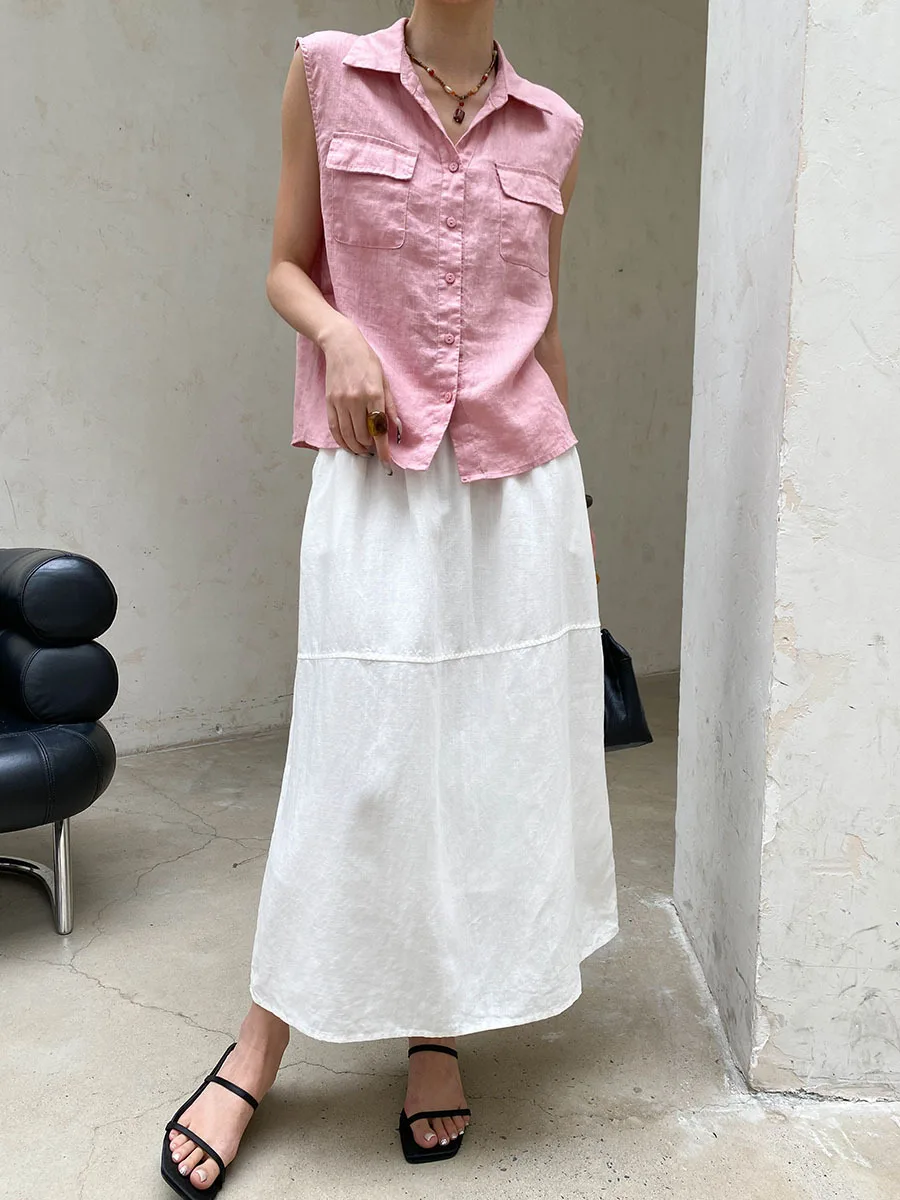 Sommerliche Damen-Weste in einfarbigem Design mit Revers und doppelten Taschen, ärmellos. – Detail 17