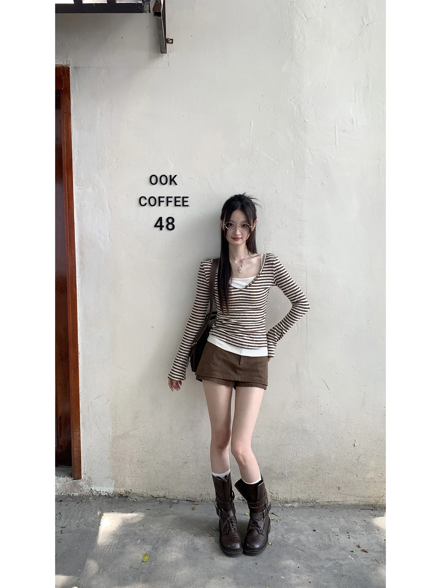 قميص نسائي طويل الأكمام بتصميم مخطط وقصة ضيقة، نمط كاجوال فضفاض، تصميم بخصر مرتفع، مصنوع من مزيج البوليستر