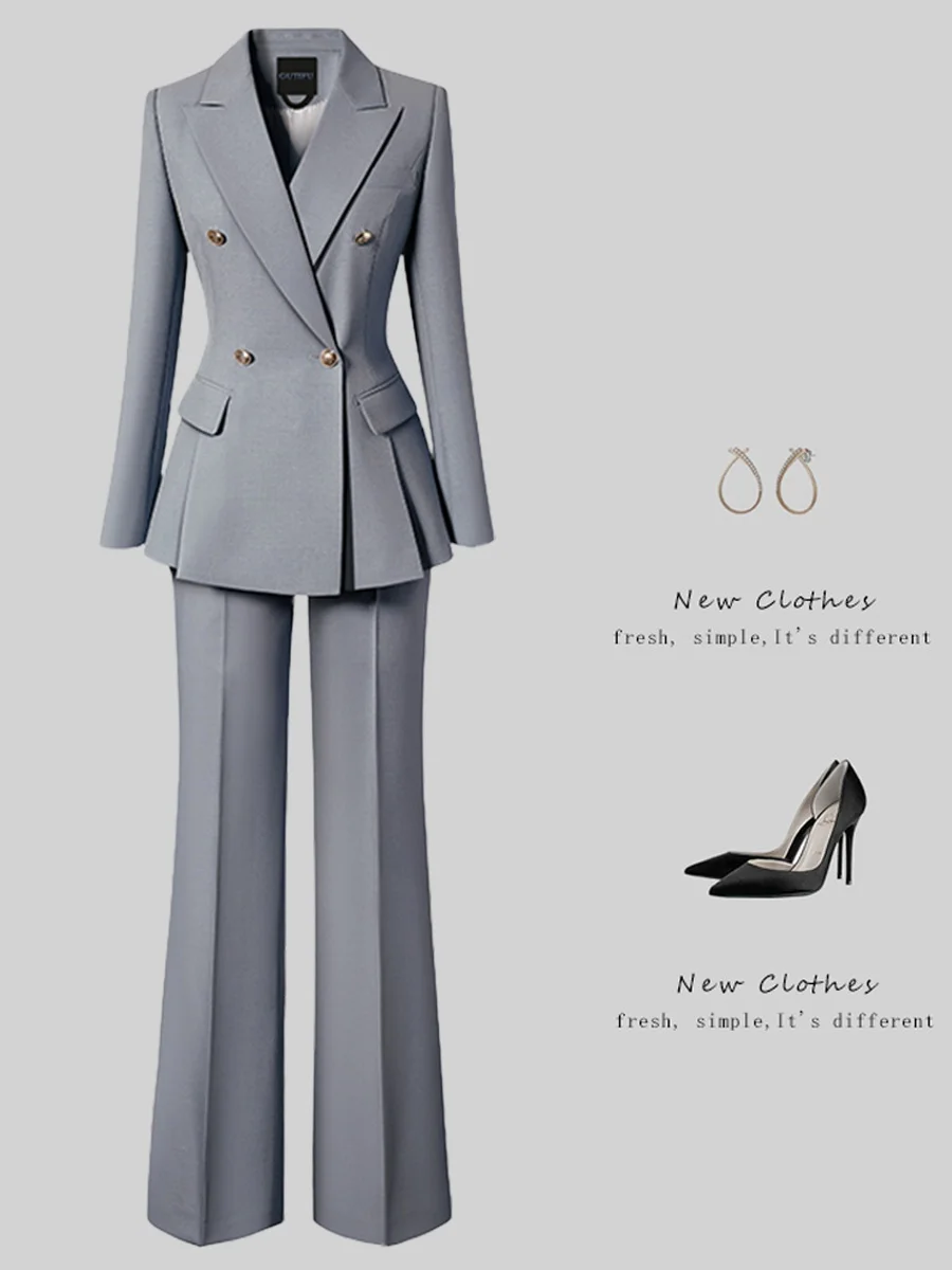 ชุดสูทผู้หญิงทรงเข้ารูป Ele Slim Fit รุ่น Profional ผ้าโพลีเอสเตอร์ผสม เหมาะสำหรับทำงาน เดินทาง หรือใส่ทำงานในสำนักงาน