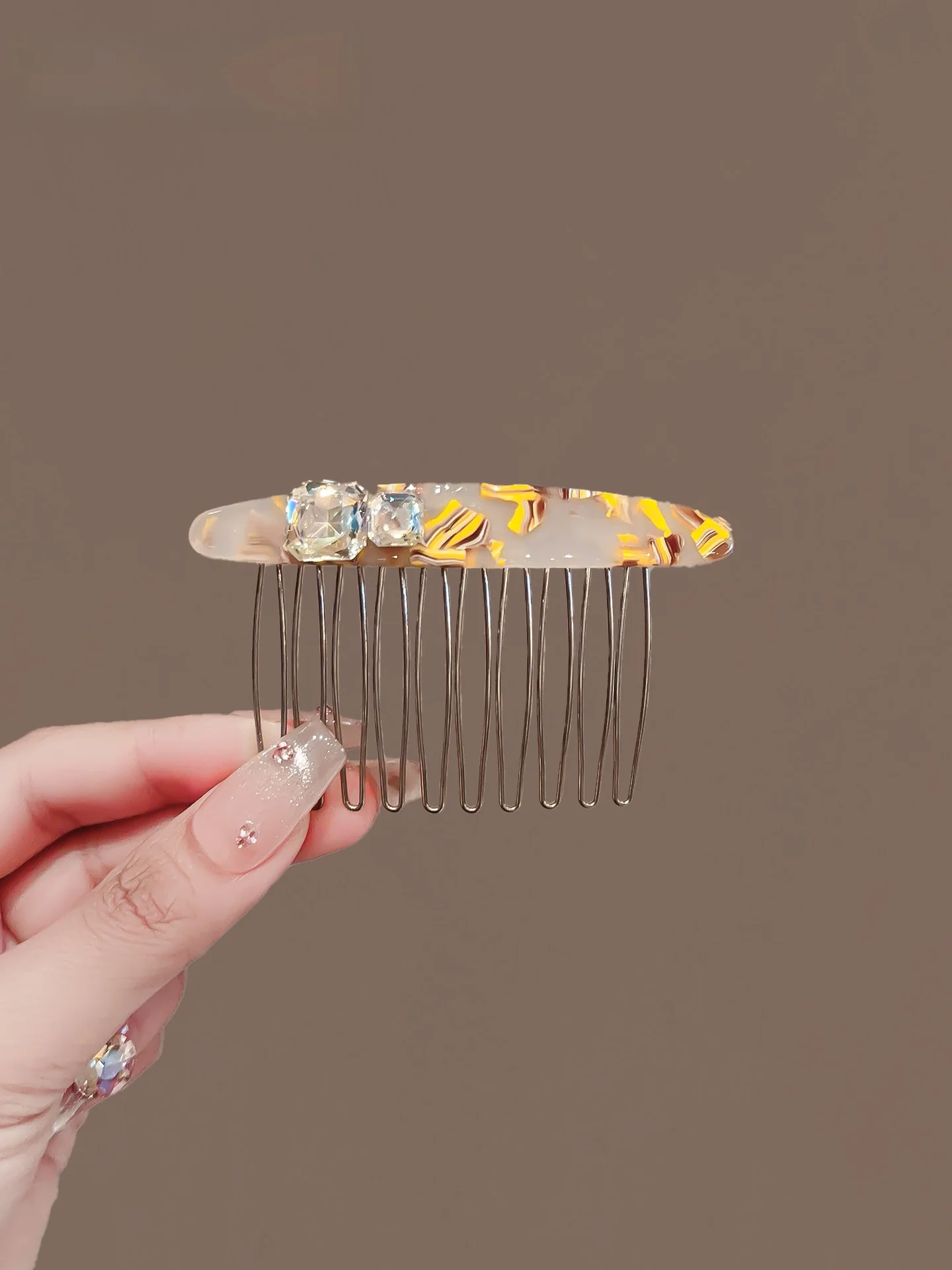 pente-de-cabelo-feminino-estilo-coreano-com-gradiente-de-diamantes-d'agua-amarelos-nova-versao-pente-de-insercao-invertida