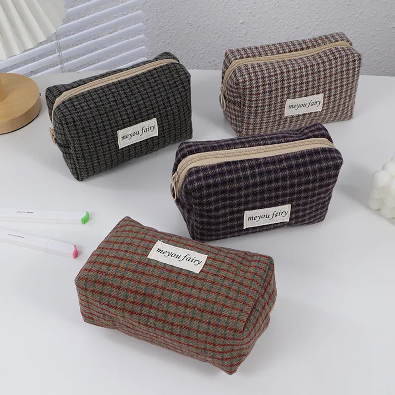 

2025 Retro Plaid Travel Cosmetic Lipstick Skincare Storage Bag Toiletry Kit Girl Makeup Handbags Organizer Pouch Bag Pencil Case