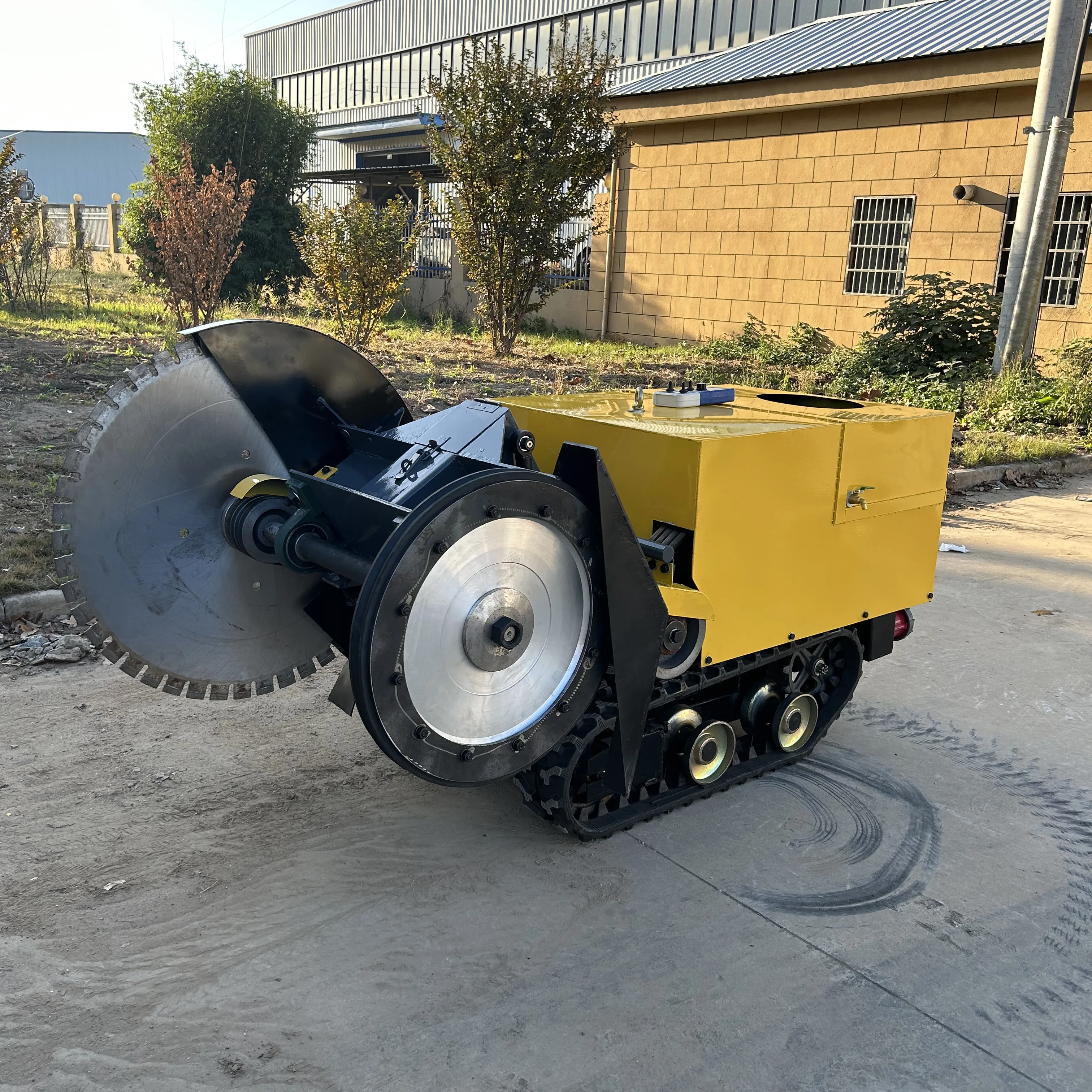 Concrete Asphalt Road Cutter 22kw High Power Cement Road Cutting Machine 1000mm Diamond Ring Saw Machine