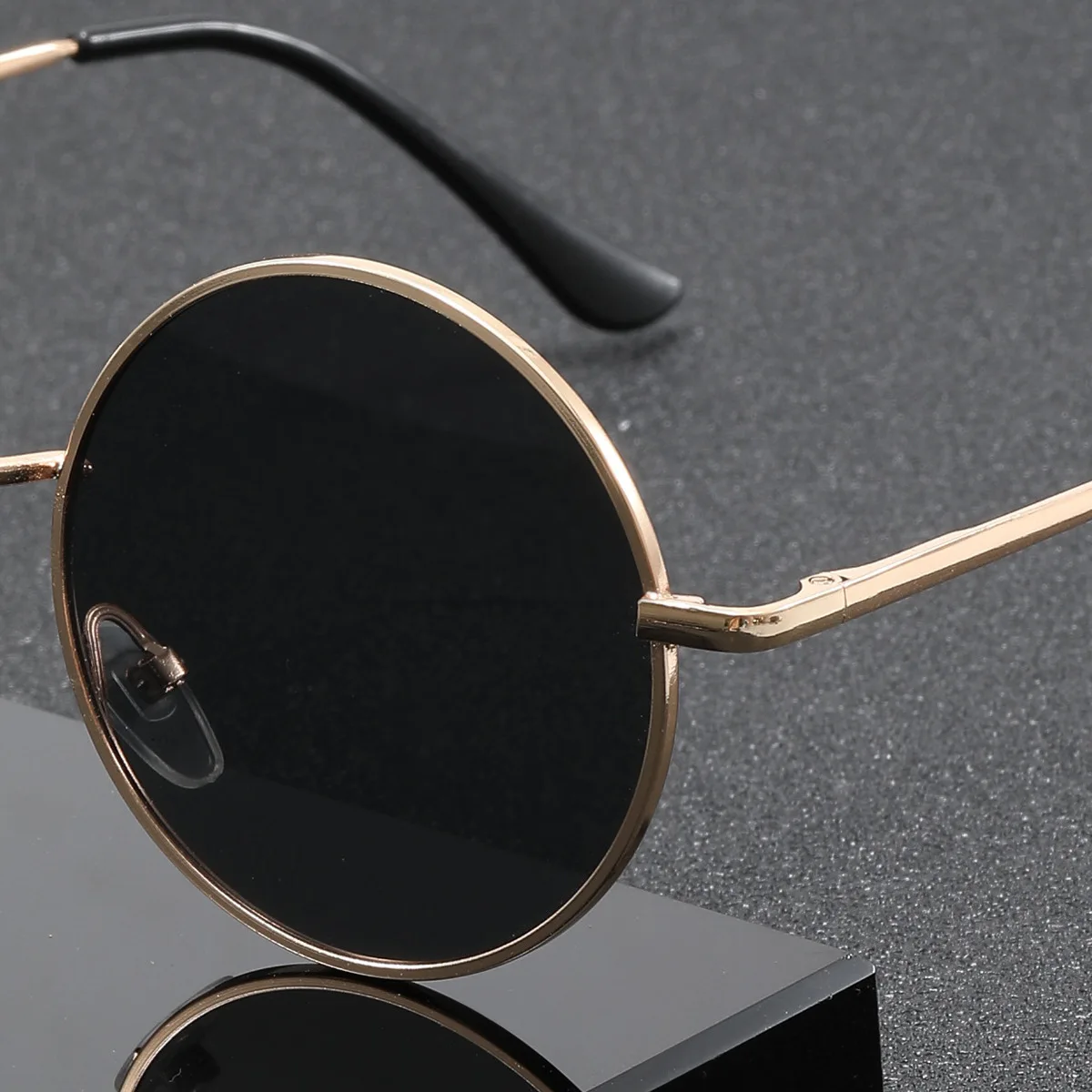 New Small Round Women Sunglasses Trendy Luxury Design Metal Frame Shades UV400 Eyewear for Man Classic Vintage Sun Glasses image 5