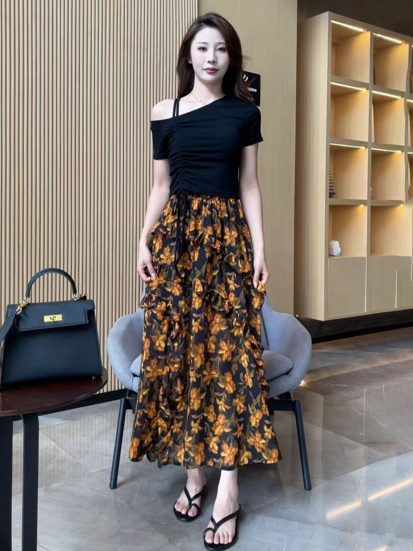 Saia Midi de Cintura Alta com Estampa Floral para Mulheres Verão 2025 Novo Estilo Vibes de Férias Saia em A Efeito Emaecime...