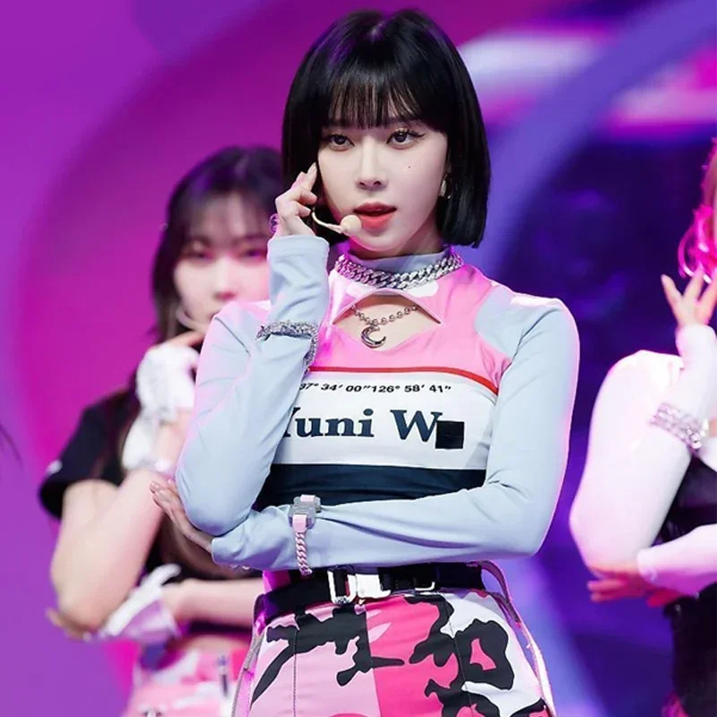 2025 新しい女性ジャズダンスヒップホップスーツ女性歌手のステージパフォーマンス衣装ピンク迷彩服フェスティバル絶賛衣装