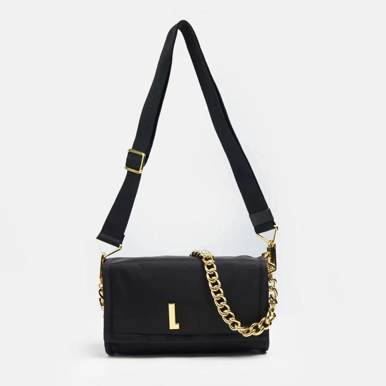 Simple retro high-quality chain messenger bag for women, one-shoulder fashionable and versatile square bag