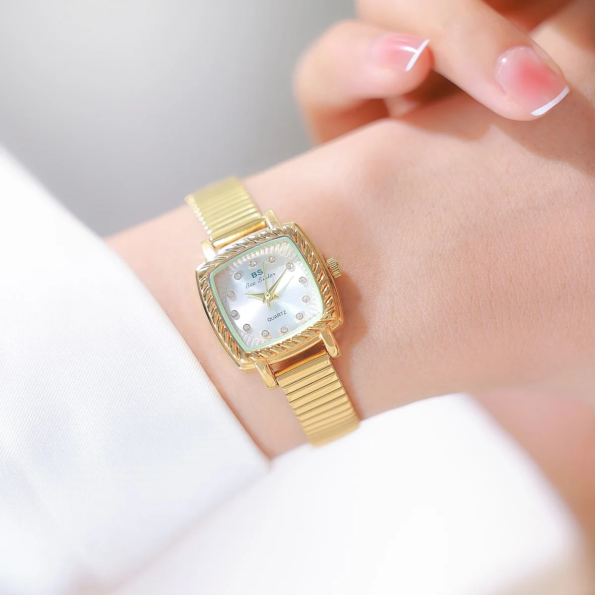 Luxury Brand Women's watches With Simplicity Square Dial Design Ladies' Quartz Watch Casual Gold Silver Relogio Feminino