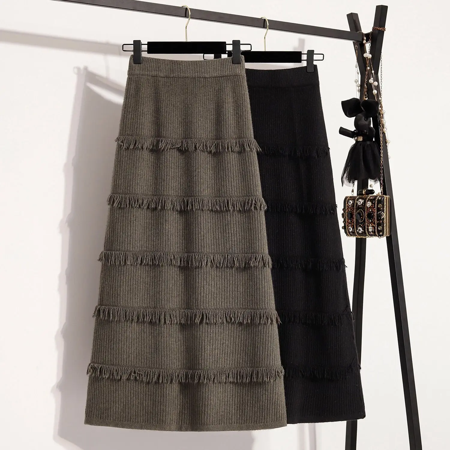 المرأة الخريف الشتاء موضة سليم صالح شرابة محبوك ميدي تنورة أنيقة مرونة الخصر مطوي ألف خط التنانير الطويلة الإناث #1