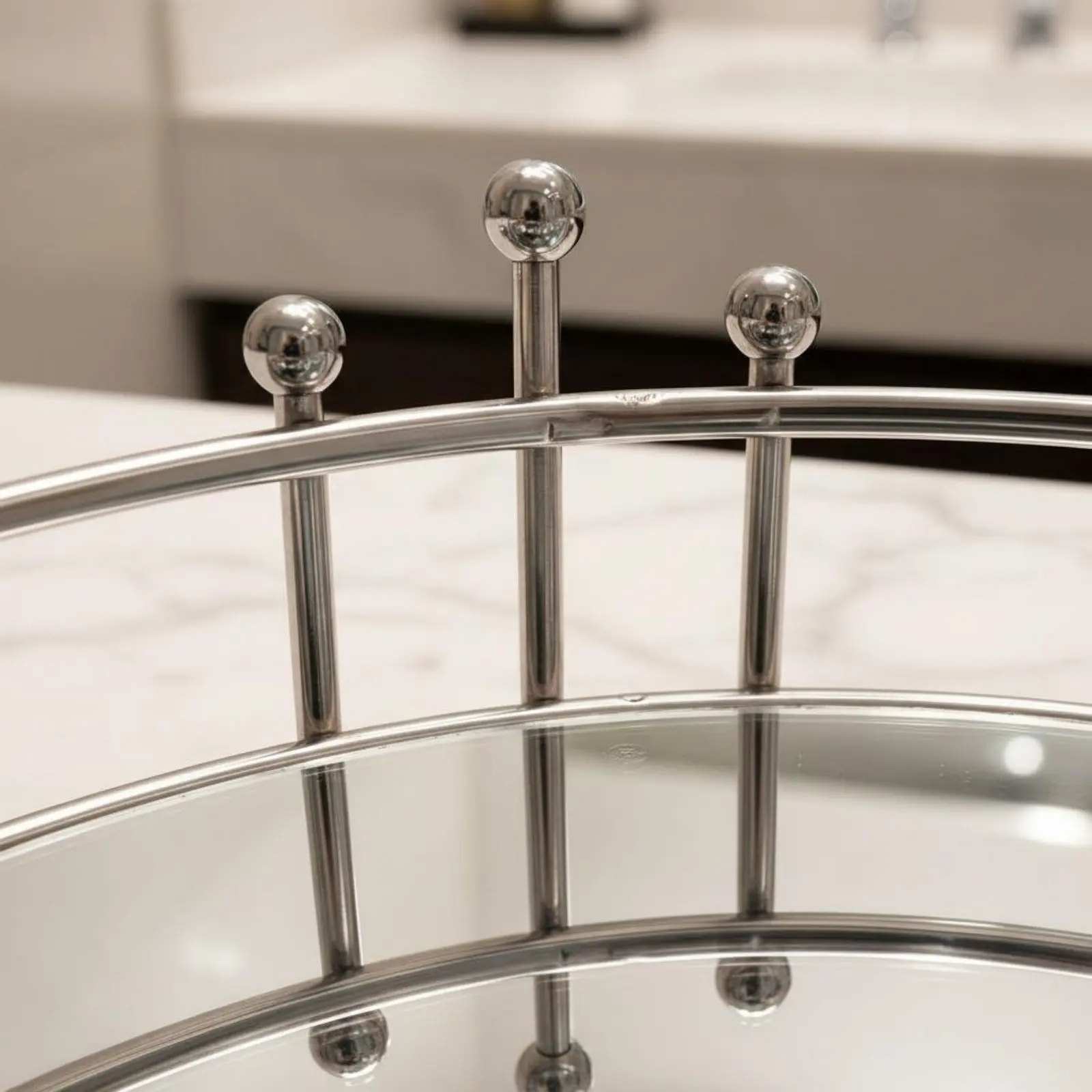 Bandeja de baño metal y espejo – minimalista y espaciosa para dormitorio - imagen 5