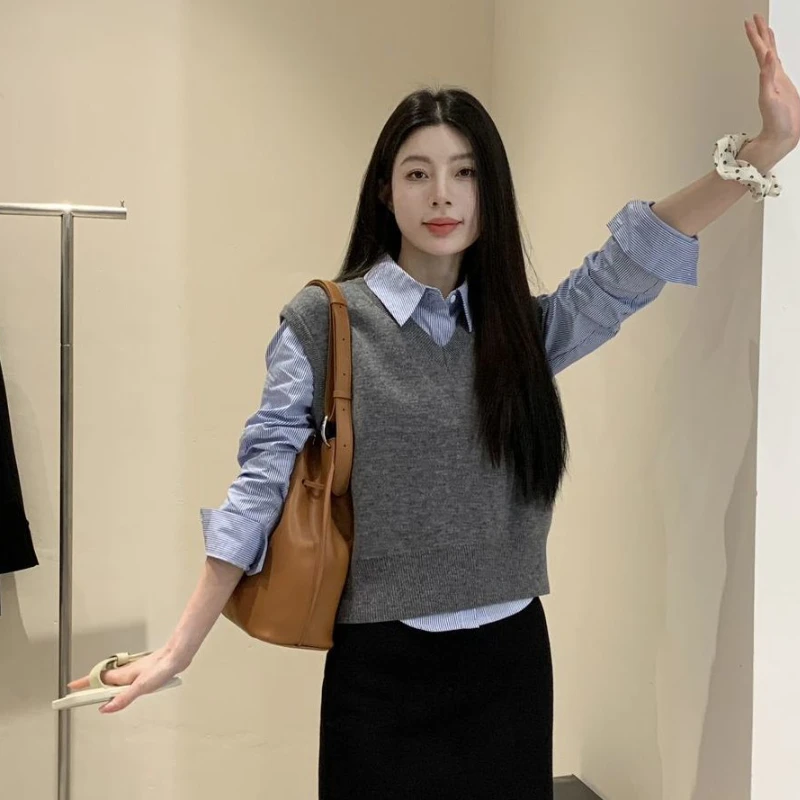 Preppy Style V-neck Grey Sweater Vests Women Autumn College Vintage Tender Jumpers Simple All-match Stylish Leisure Cropped Tops