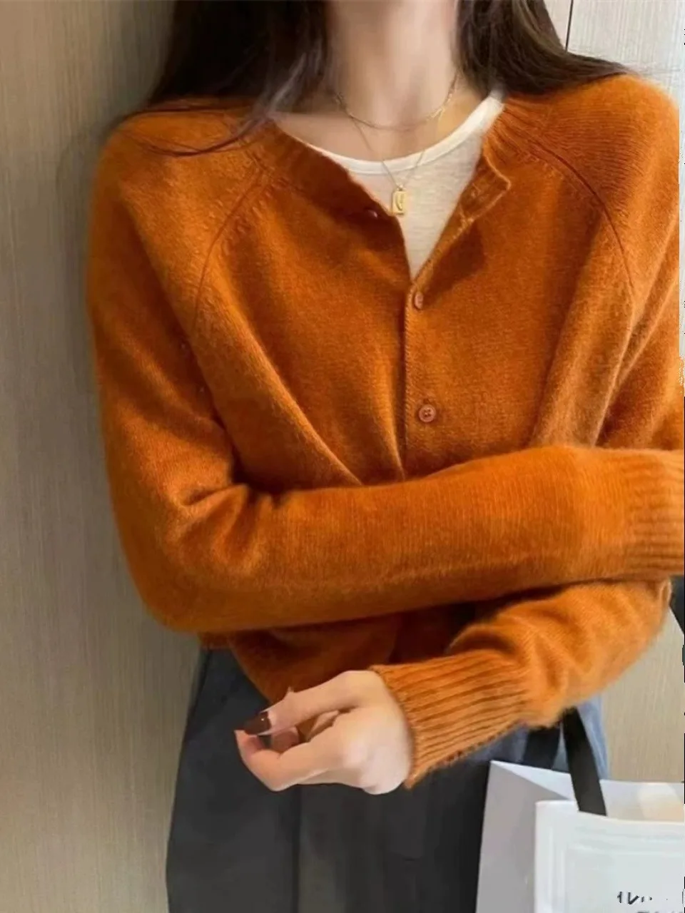 2023 autumn and winter new 100% wool round neck cardigan top women\'s new autumn cashmere sweater loose knit coat tide