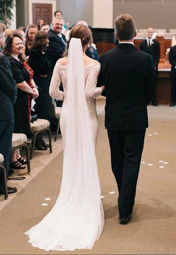 Heißer Verkauf 2-schicht braut hochzeit schleier geeignet für bräute trimmen braut weiche tulle lange kathedrale schleier mit kamm veu De Noiva