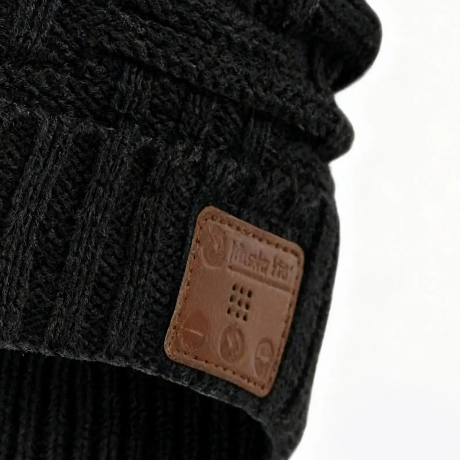 

Wireless Beanie With Light 3 Lighting Modes Breathable Winter Cap LED Beanie With Headphones For Fishing Cycling Dog Walking