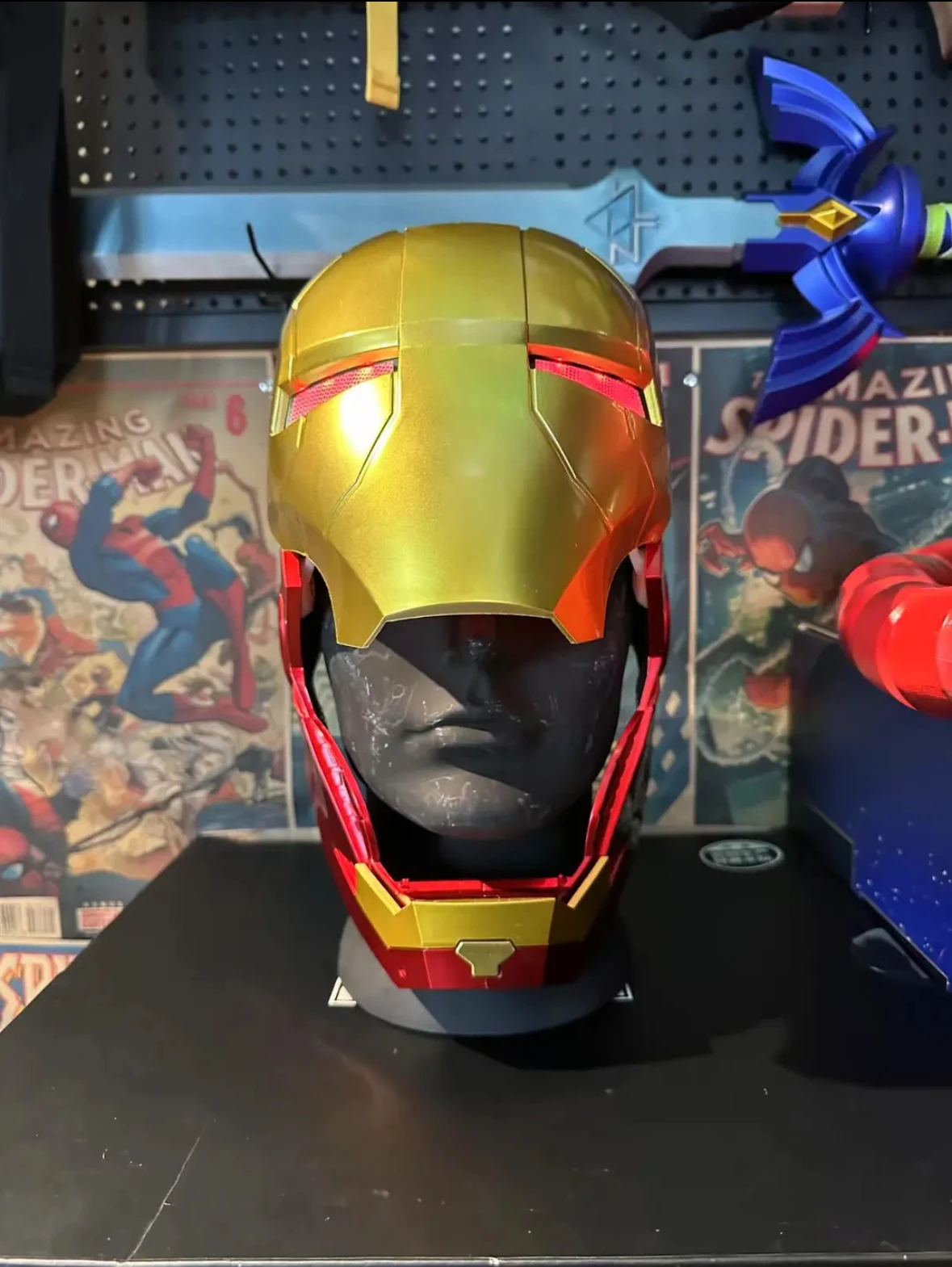 Iron Man Maske 1:1 Anime-Peripheriehelm, elektrisch tragbar, automatisch öffnend und schließend, Modell für Erwachsene, Spielzeug, Geburtstagsgeschenke – Detail 5