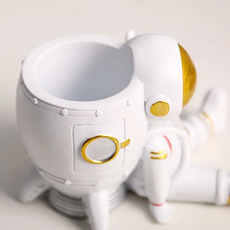 Astronaut Pen Holder /Pencil Pen Cup Holder Astronaut Figurines Children's Room Desk Decor Ornament Gift For Space Lover