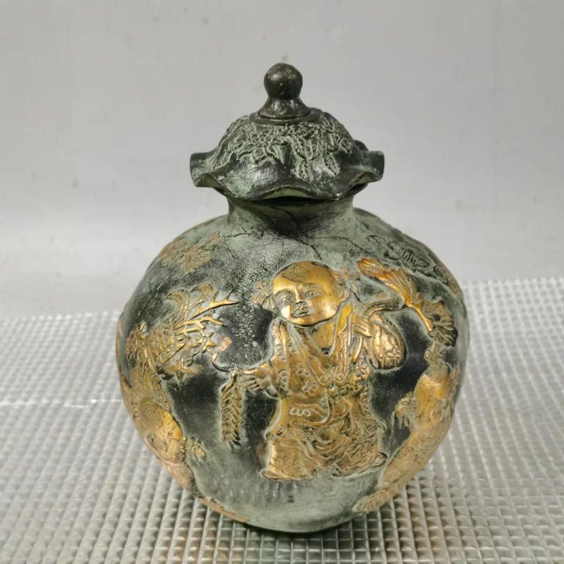 

Gilt copper figure of a child-general bringing wealth, exquisitely crafted with patina, a traditional craft, home decoration orn