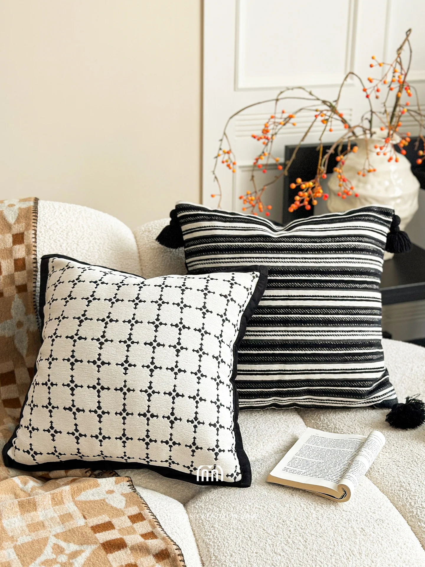 

Modern Luxury Living Room Sofa Cuion Bedroom Headboard Pillow Core Included aanxiel Fabric Square Pillowcase for Sofa