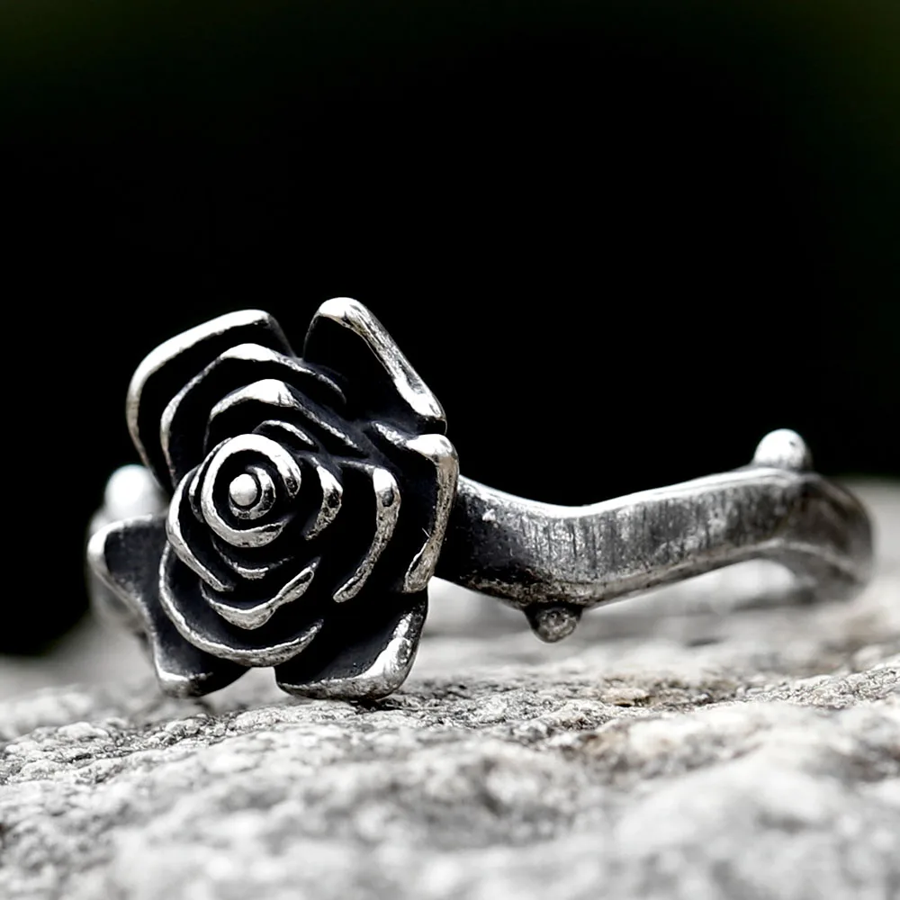 2023 Vintage Flower ring for Men\'s Gothic style Amulet Witchcraft Wicca Wholesale Casual Jewelry Wedding Gift free shipping