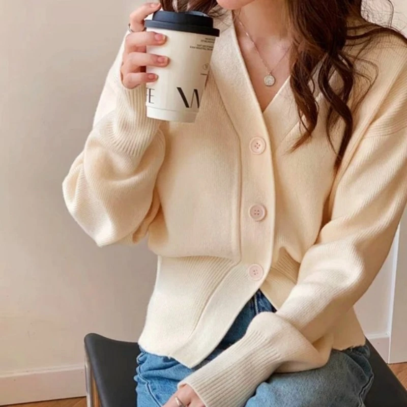 Único y nicho Slim Fit Tops cárdigan informal de punto 2025 Otoño Invierno elegancia Color sólido suéter con cuello en V
