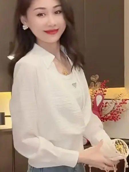 Wiosna 2026 Damska Dopasowana Kamizelka Imitacja Dwuczęściowej z Naszytym Kołnierzem, Podkreślająca Talia, Wszechstronna, Modny Trend Online