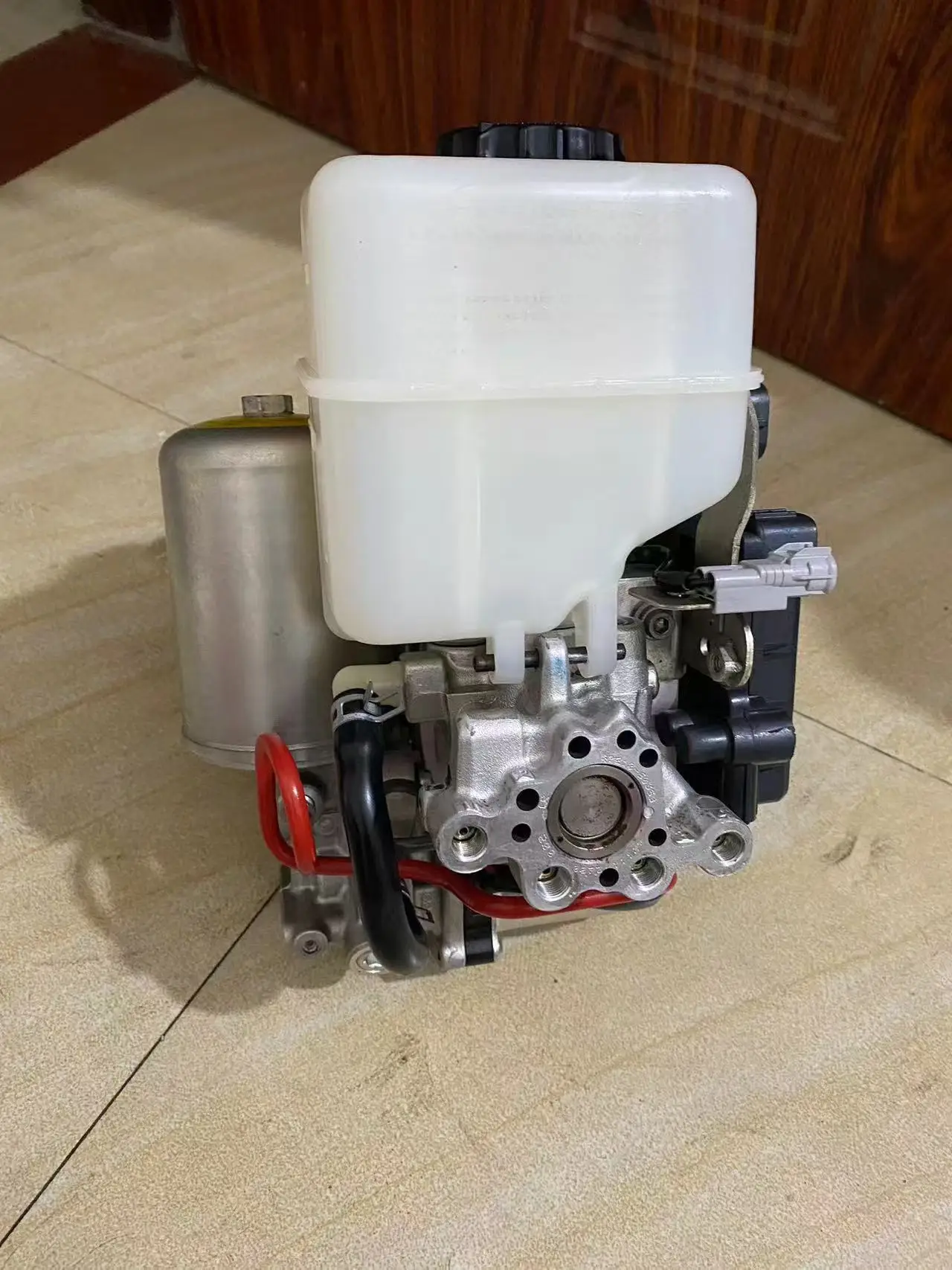 

2025 для Pajero V73 V75 V77 V93V95V97 ABS насос главный тормозной цилиндр тормозная система оригинальная разборка б/у детали