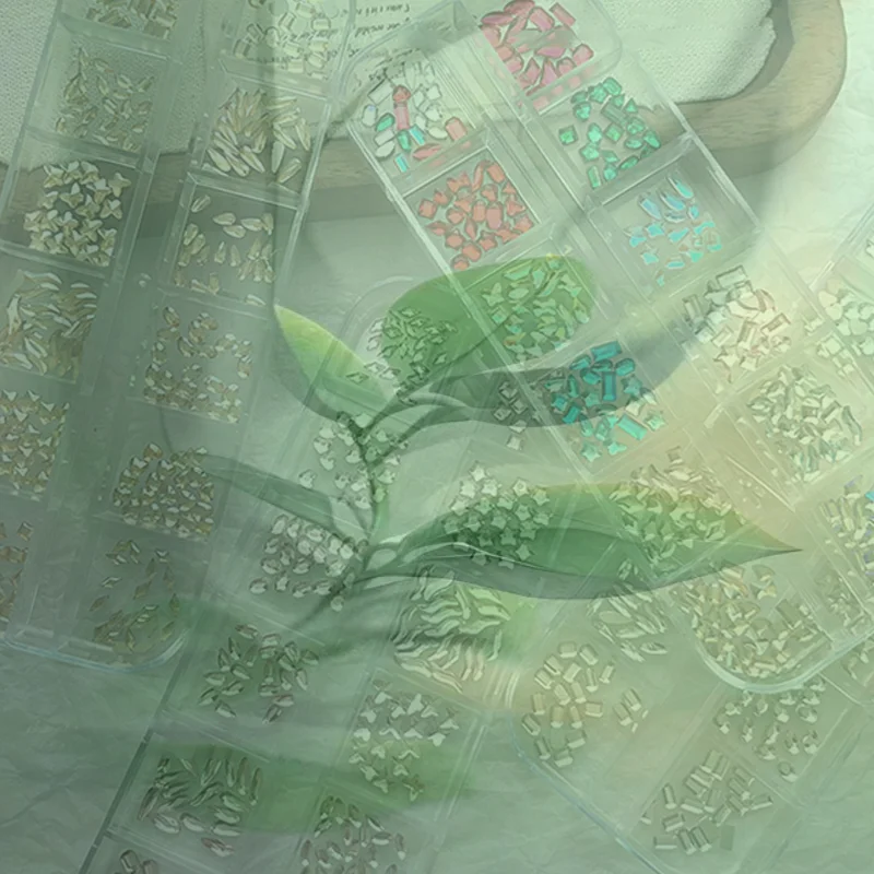 12칸 혼합형 색상 라인스톤 네일 아트 장식 다양한 크기 플랫 백 라인스톤 네일 젤 DIY 네일 액세서리