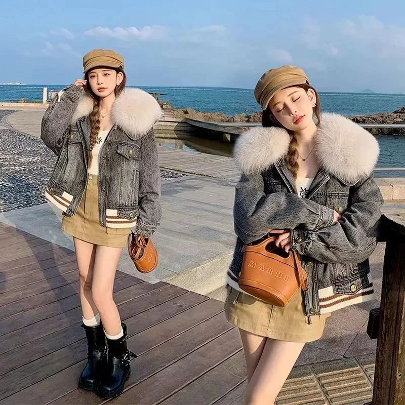 

2023 Fall/Winter New Jeans School Pai Overcome Women Outwear Loose Fox Fur Collar Thicke Jacket Female Jeans Cotton-Padded Coat