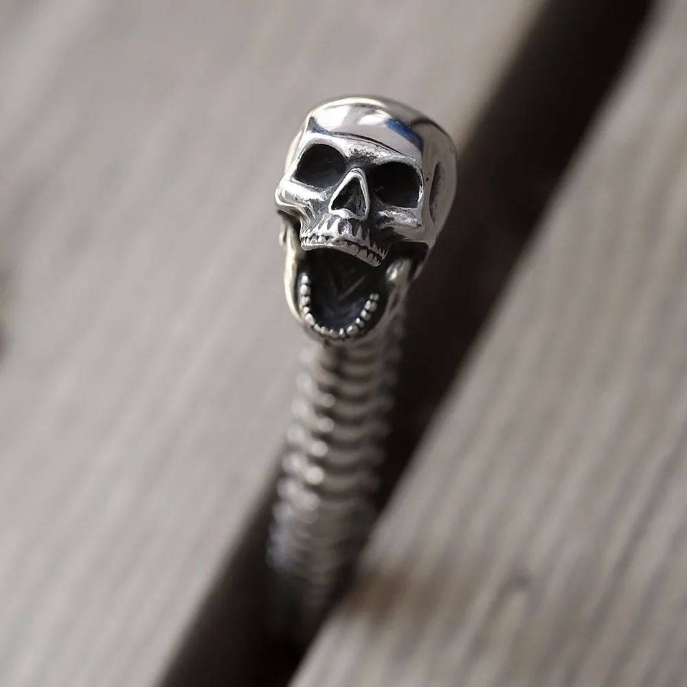2024 Torso Halskette Edelstahl Schmerz Schädel Wirbelsäule Rock Rap hyperbolische Männer Anhänger Kette für männliche Biker Party Schmuck Geschenk