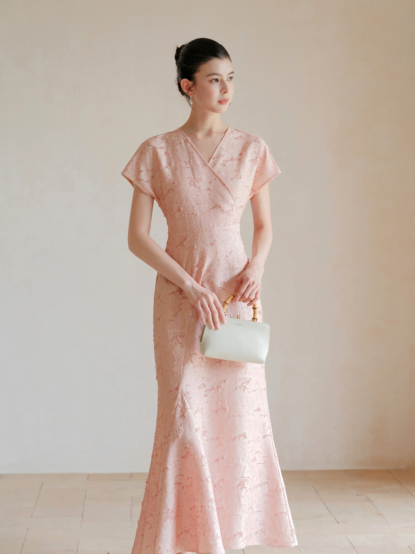 

New Chinese Sle Women's Dr Silk Cut Flower Pink Color Commute Quali Long Skirt ort Sve V-ne Gown for Summer