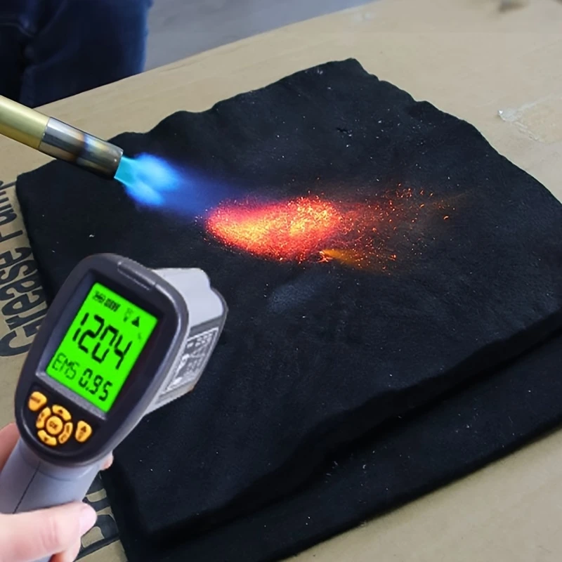 Immagine 5: Tappetino BBQ Resistente alle Alte Temperature - Ignifugo, Isolante Termico per Griglia/Esterno, Coperta Ignifuga in Carbonio per Saldatura
