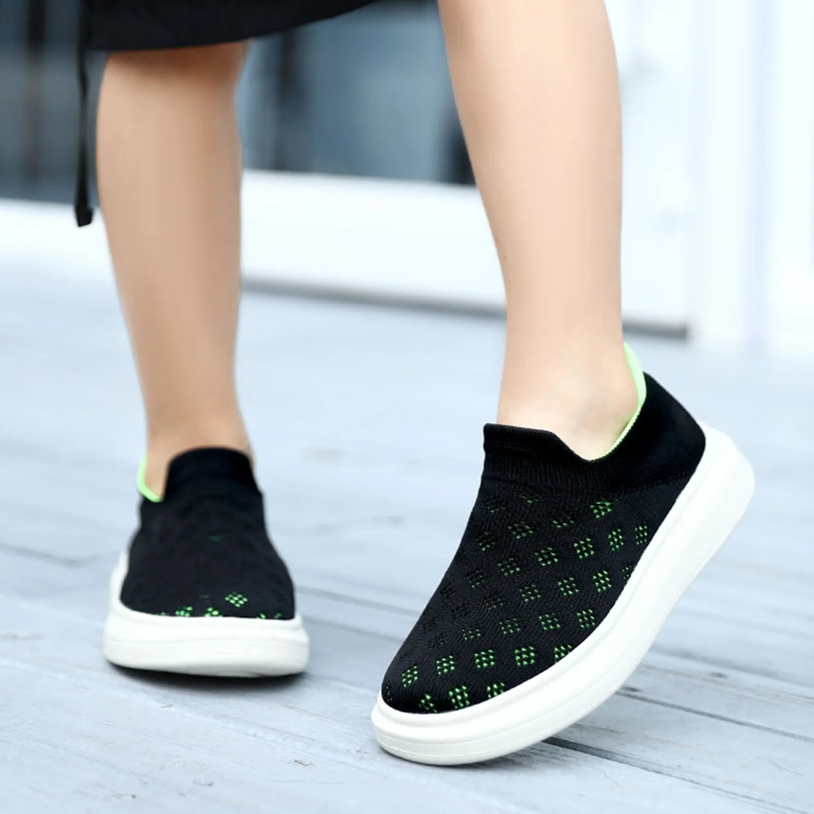 Children's Casual Flat Shoes Boys' Fashion Outdoor Sneakers Board Shoes Mesh Lightweight Breathable Solid Colour Casual Sneakers