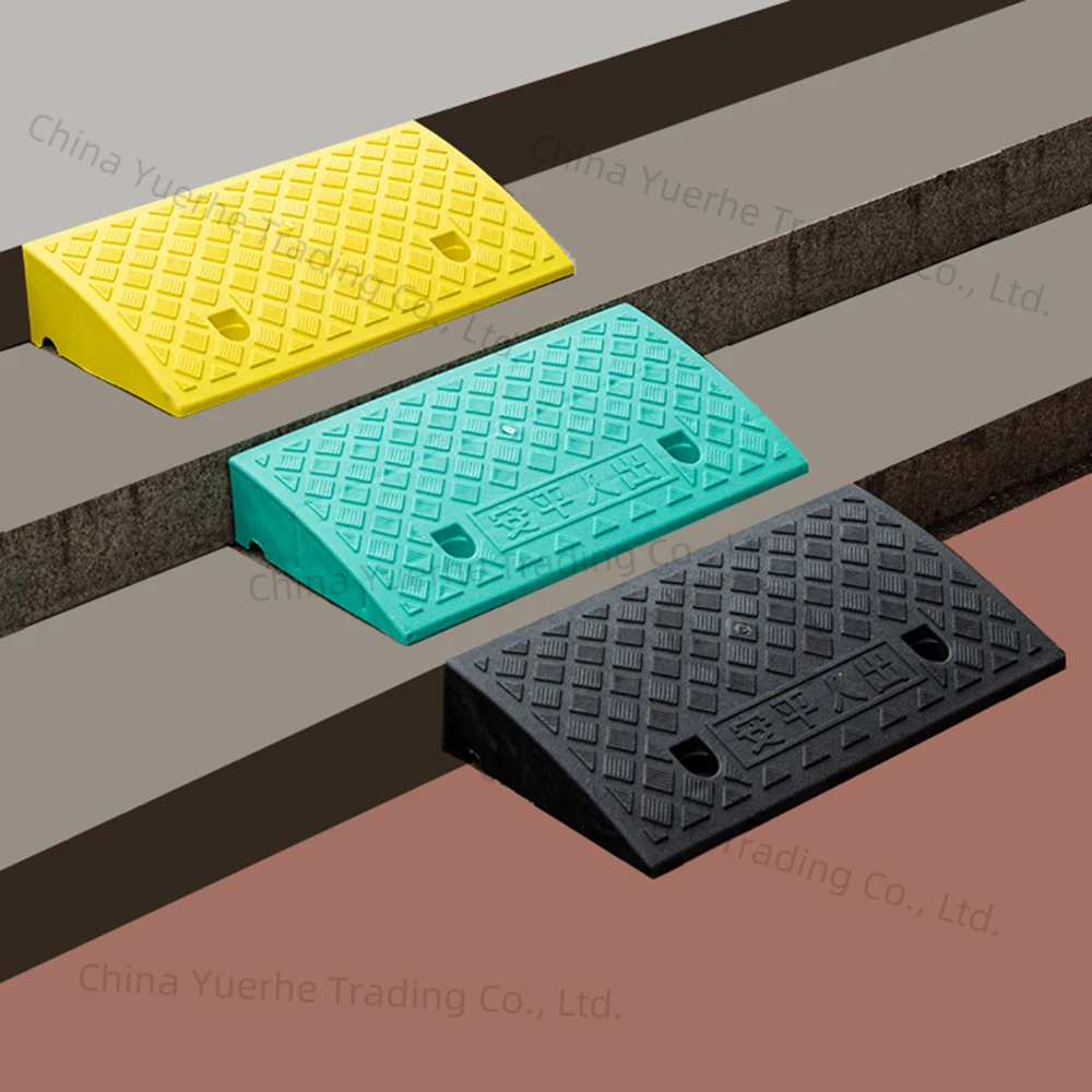 

1 Pcs Step Triangular Pad Step slope plastic ramp Triangular ramp Car tire ramp Car wash room step slope pad 28.5x49.5x9.8CM