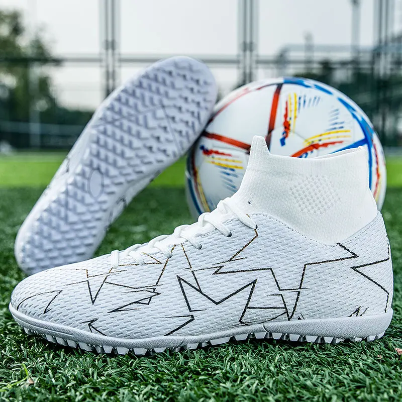 A pair of youth four-season leather football shoes with stud detailing, durable high-top design, sizes 35-46，JC-23152-1