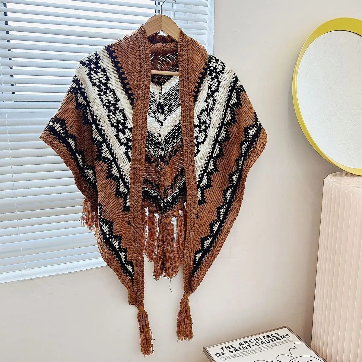 2024 Autumn Winter Stoles Indie Folk Printing Cardigan Tassel Long Shawl Scarf Sweater Knitwear Women Knitted Poncho Cape T288