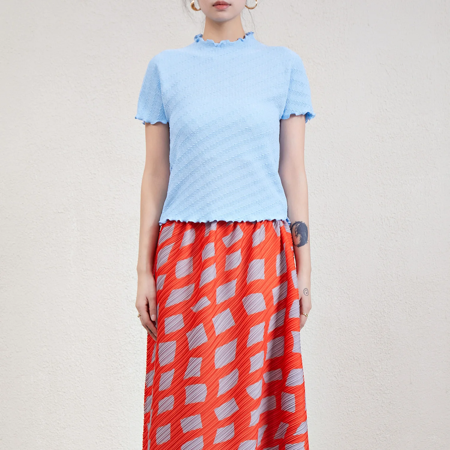 

Short Sleeved T-Shirts For Women Summer Fashion 2024 New Simple Stand Collar Pullovers Casual Stretch Miyake Pleated Tops Female