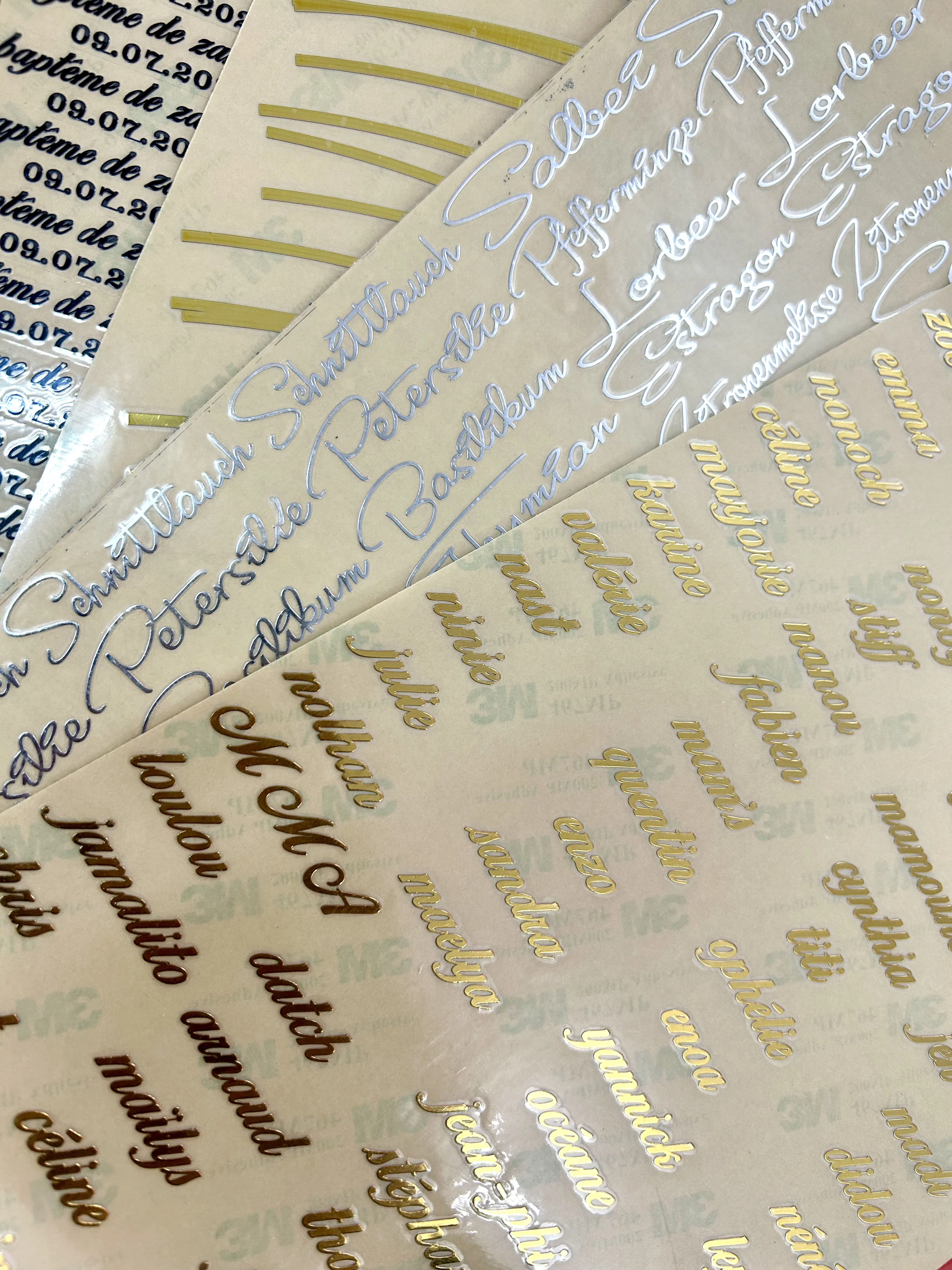 Metal transfer sticker 3D custom text name self-adhesive, with any text in gold and silver, easy to tear 50PCS 50x10mm