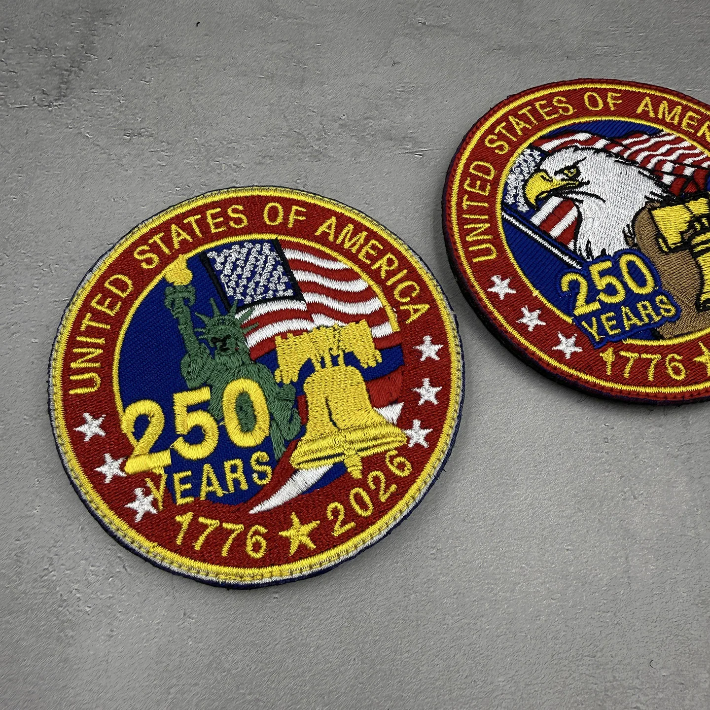 USA 250. Jubiläums-Patch 1776-2026 Amerikanische Flagge Adler Freiheitsstatue Besticktes Taktisches Klett-Abzeichen für Rucksack – Detail 4