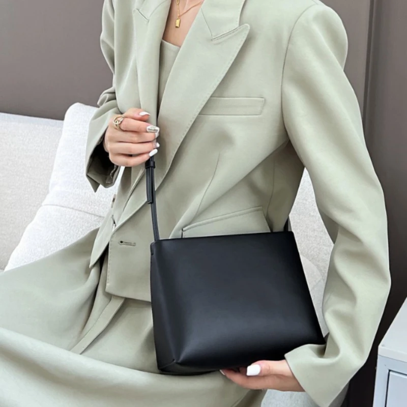 

2025 New Fashionable Small Square Bag, Genuine Leather Women's Bag, High Grade Underarm Single Shoulder Crossbody Bag for Women