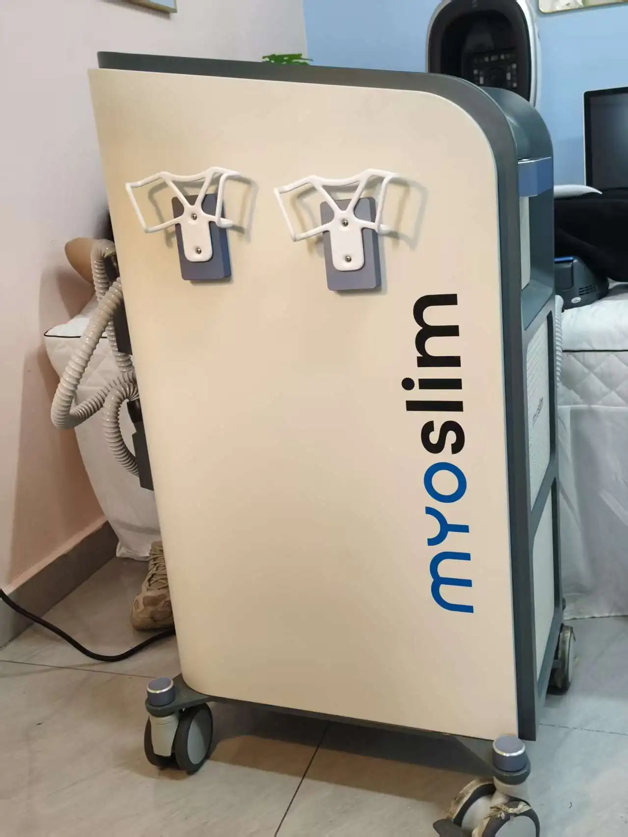 

Myoslim Профессиональная EMS HIEMT стимуляция мышц NEO 6500W RF машина оборудование для скульптурирования тела сжигание жира для похудения