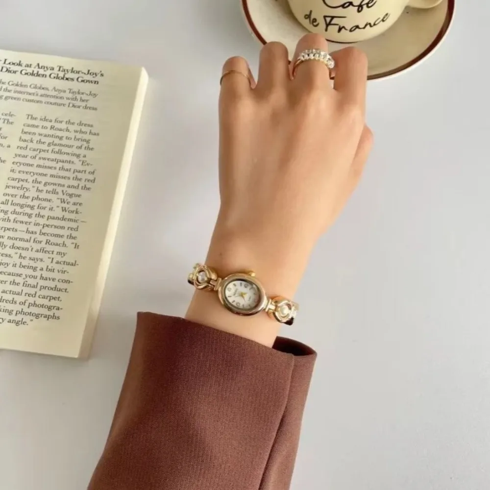 New Oval Dial Women's Watch Analog Display Pearl Decoration Wristwatch Small Bracelet Watch Daily Wear