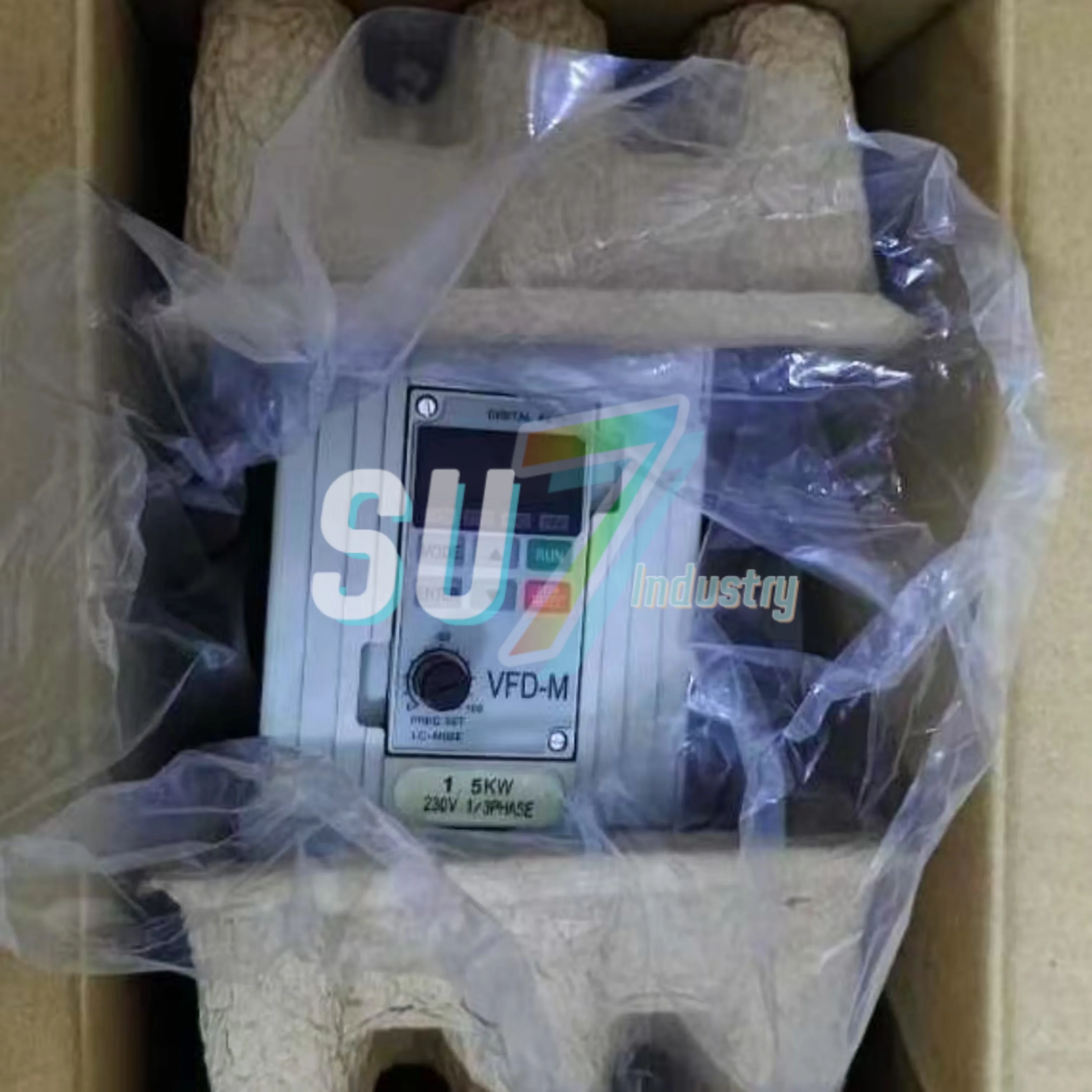 VFD015M21A VFD015M23A 周波数インバーター 新品オリジナル