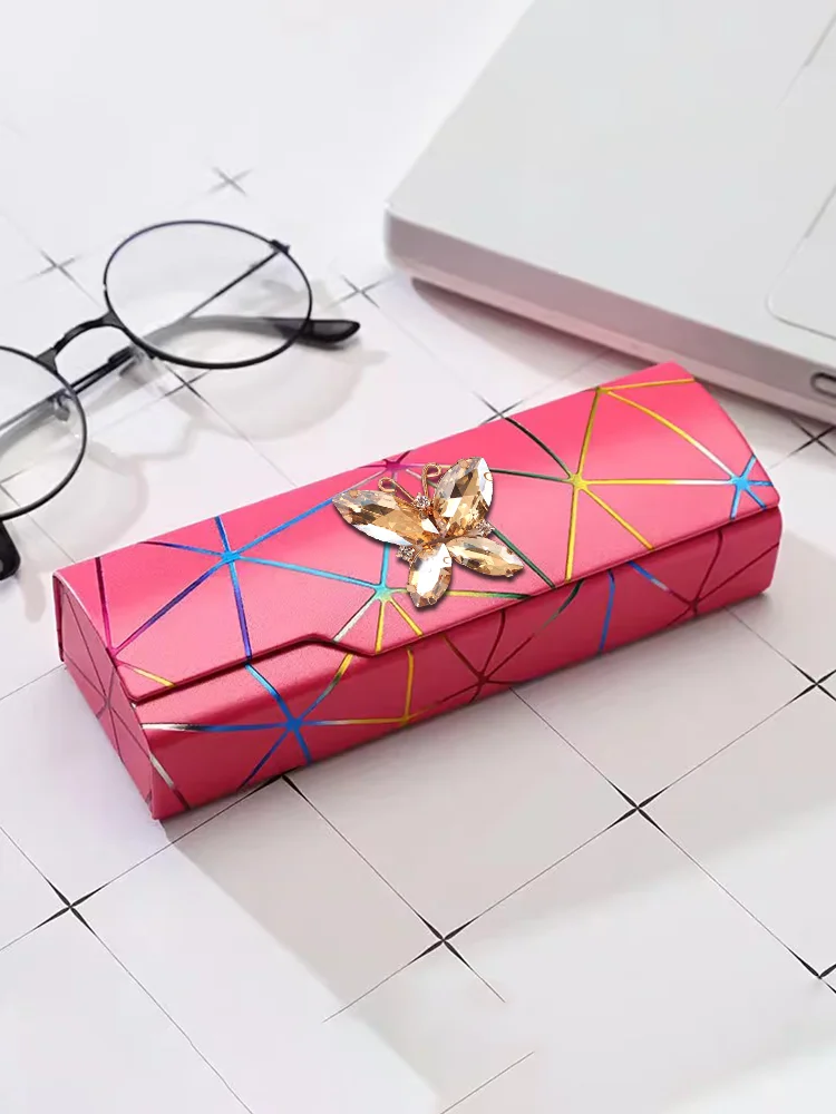 

Chic PU Eyewear Cases Fashion Meets Functionality - Intersecting Lines Pearl Bow Decor