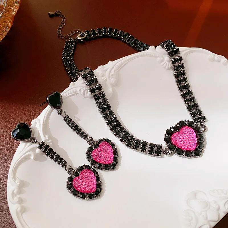 

MOGAKU New Design Black Crystal Necklace Earrings for Women Korean Style Pink Heart Pendant Necklaces Girls Party Jewelry Sets