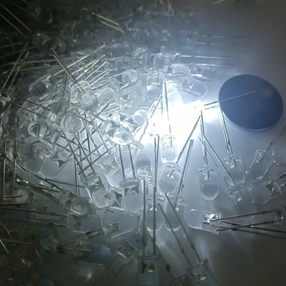 100PCS 5mm White Emitted Color Ultra-Bright LED Light Lamp Emitting Diodes 15000MCD E5M1